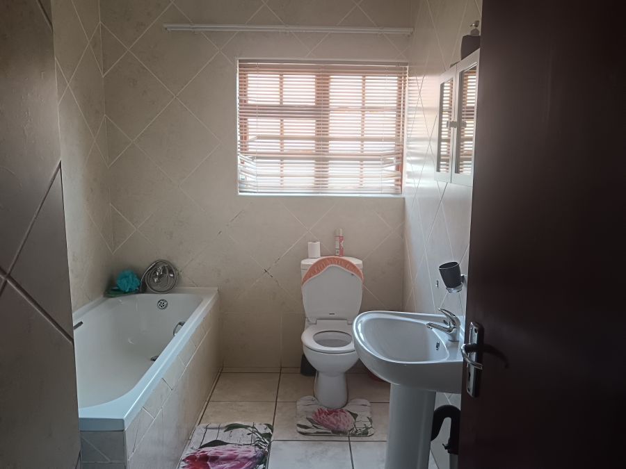 3 Bedroom Property for Sale in Mandela View Free State